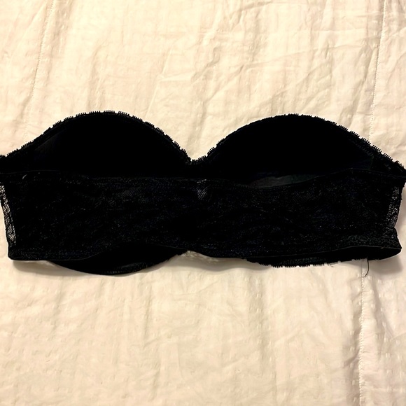 Strapless Laced Bra - Picture 2 of 3